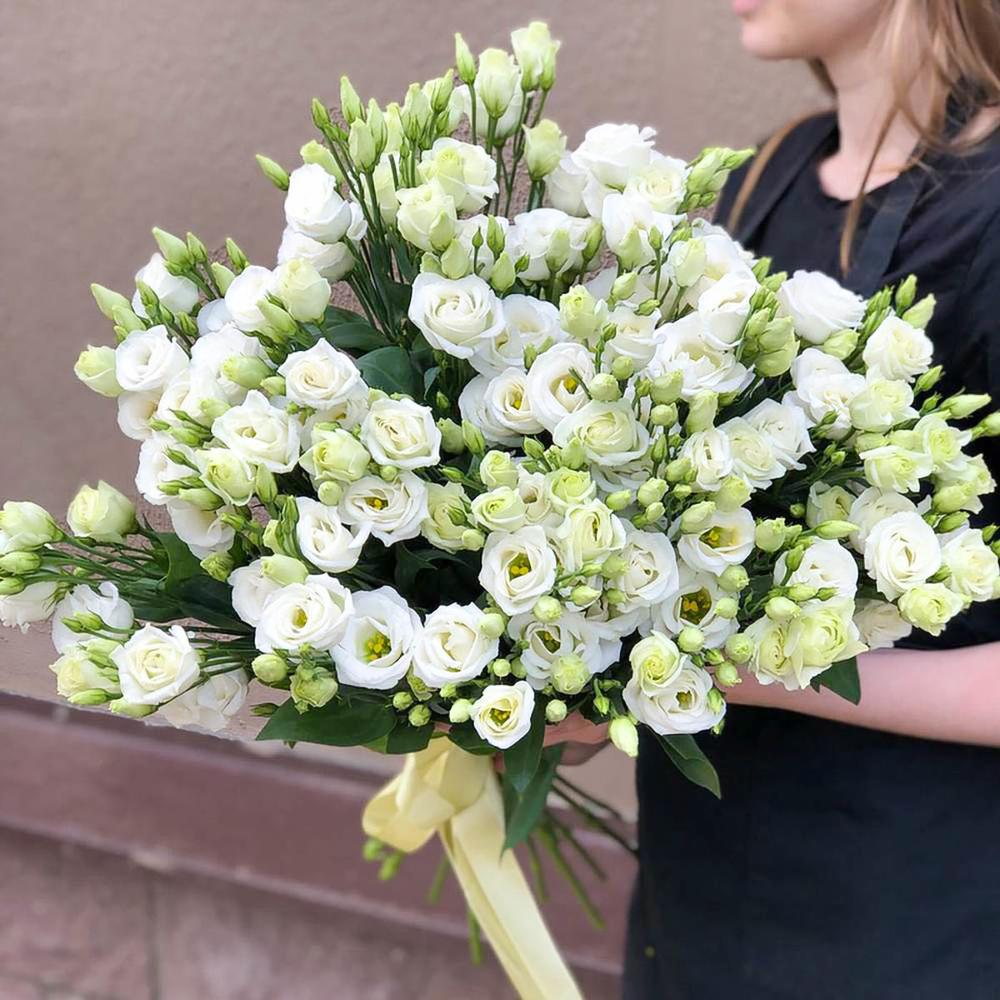 Букет из 39 белых эустом (лизиантусов) 