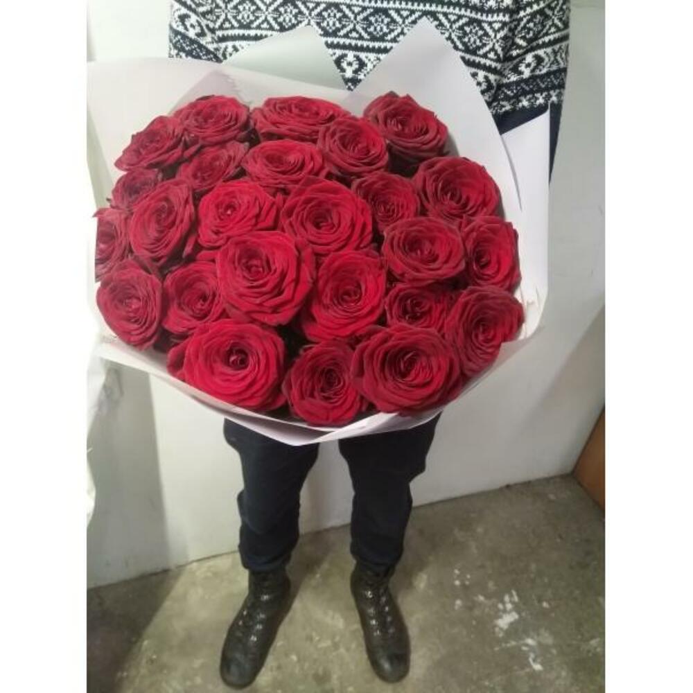 Букет из 25 роз, Ред Наоми, красные длиной 60 см