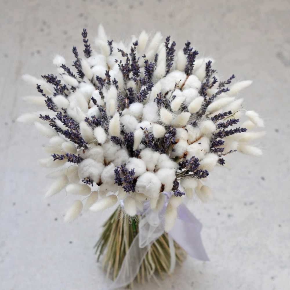 Букет с лаванда, лагурусом и хлопком