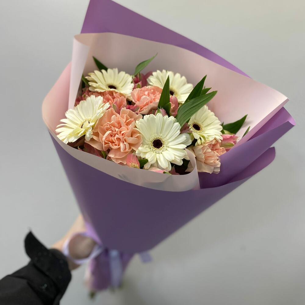 Букет из альстромерий, гербер и диантуса