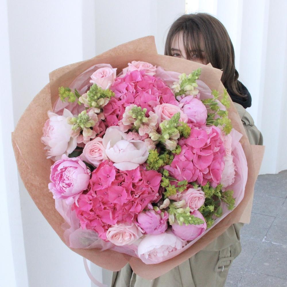 Этюд в розовых тонах - Пионы и гортензии