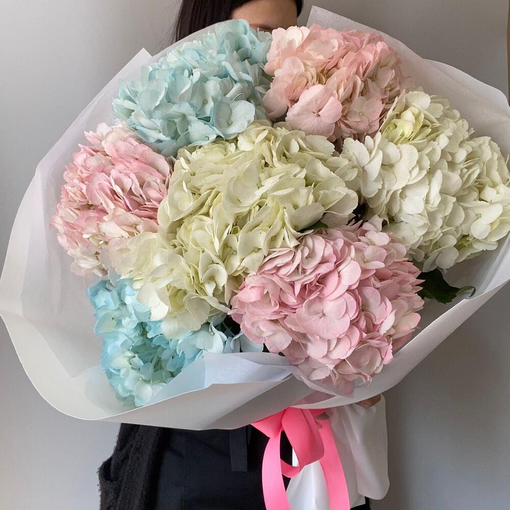 Букет королевских гортензий