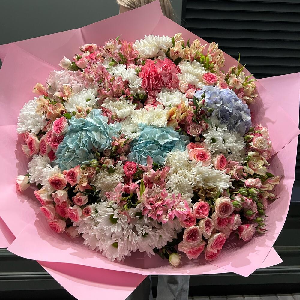 Огромный букет с многообразием вкусов