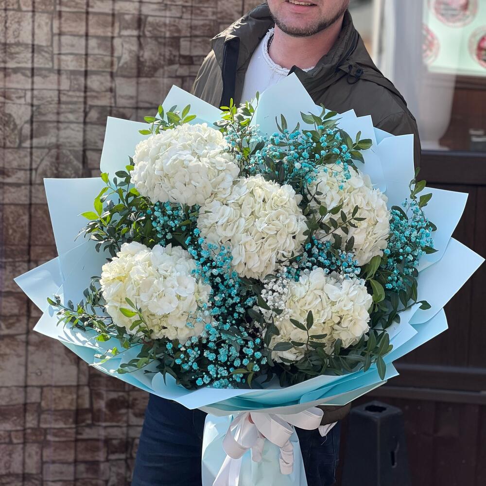 Шикарный букет из 5 гортензий