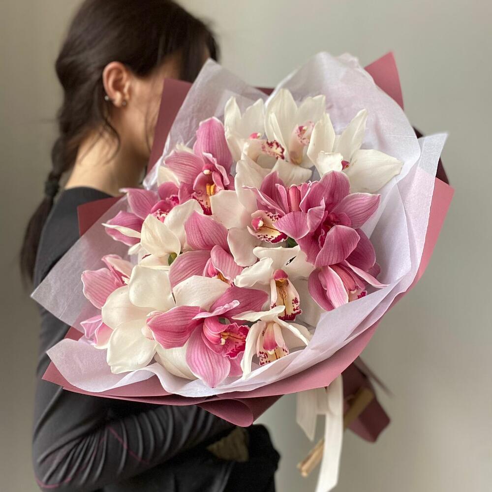 Букет из 21 орхидеи
