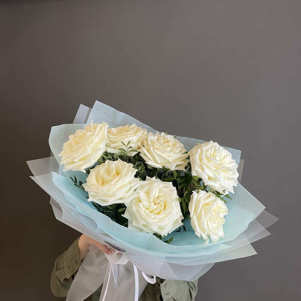 Белые Пионовидные Розы